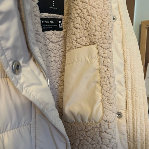 Hollister Cream Puffer Parka - Picture 3 of 16